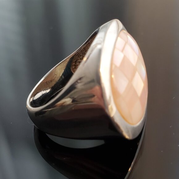 Pink mother of pearl mosaic ring in sterling silver, size 8 - Picture 3 of 4